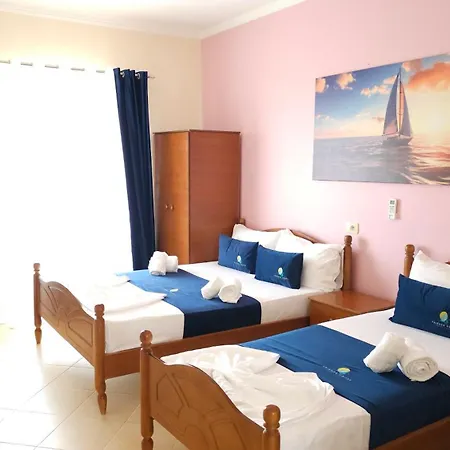 ホテル Friends House - 3*