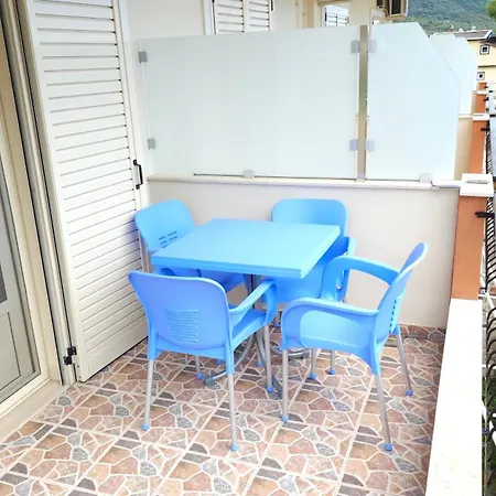 ホテル Friends House - ボルシュ