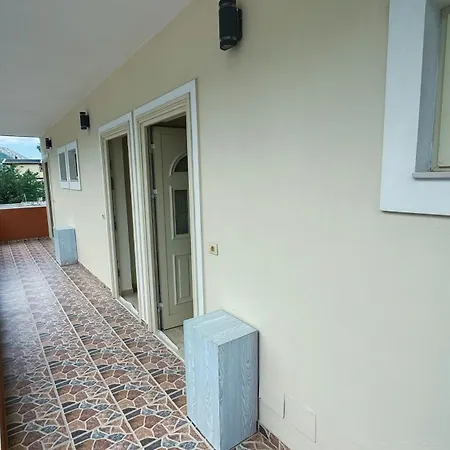 Friends House - Hotel 3*