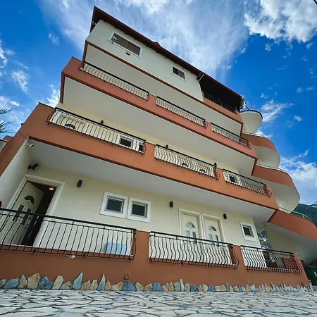 Friends House - Hotel