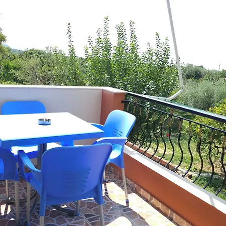 Friends House - ボルシュ