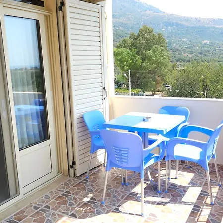 فندق Friends House - 3*