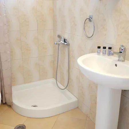 Friends House - Hotel Borsh