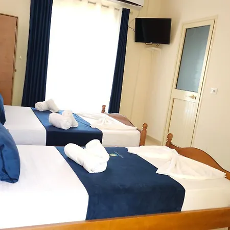 מלון Friends House - 3*