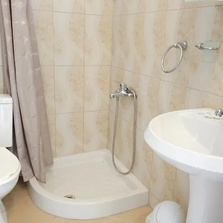 Friends House - בורש