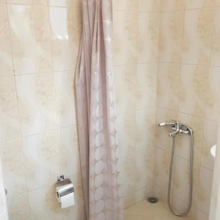 Friends House - Hotel
