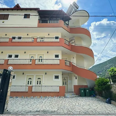 Hotel Friends House - Borsh