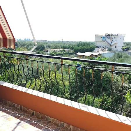 Friends House - בורש