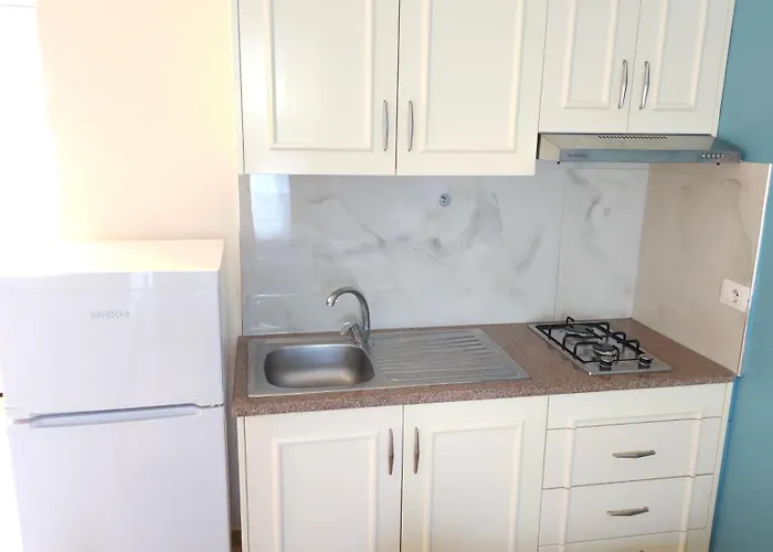 Friends House - 3* Borsh